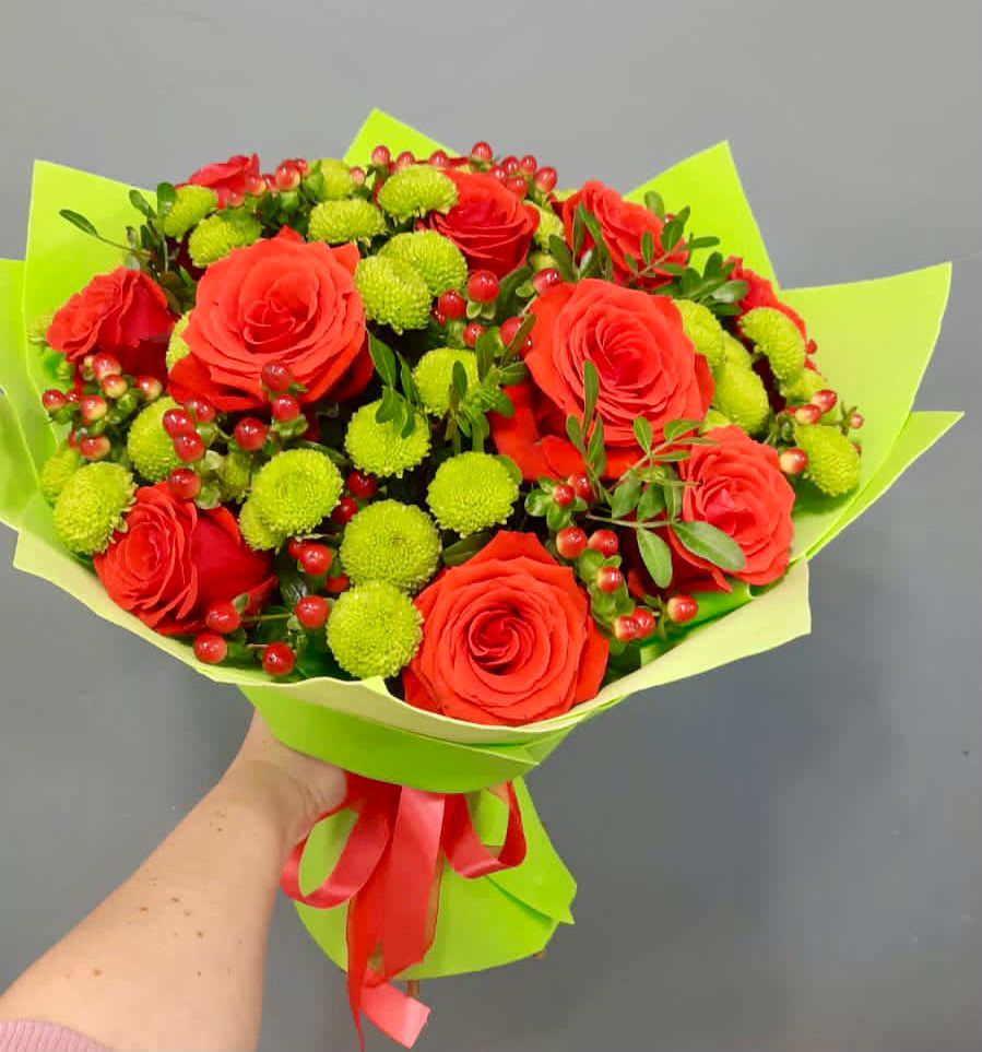 Букет цветов из: Хризантемы и Розы в Чупе