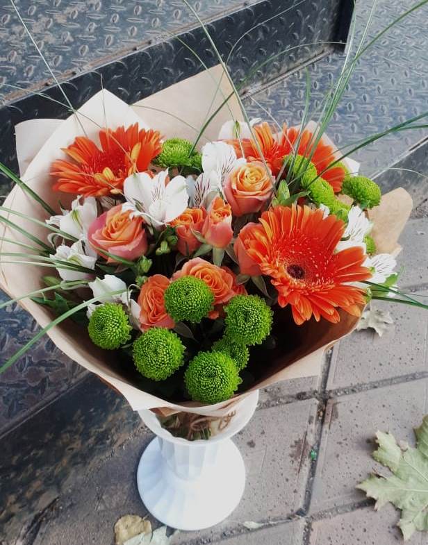 Букет цветов из: Герберы, Хризантемы, Альстромерии и Розы в Чупе