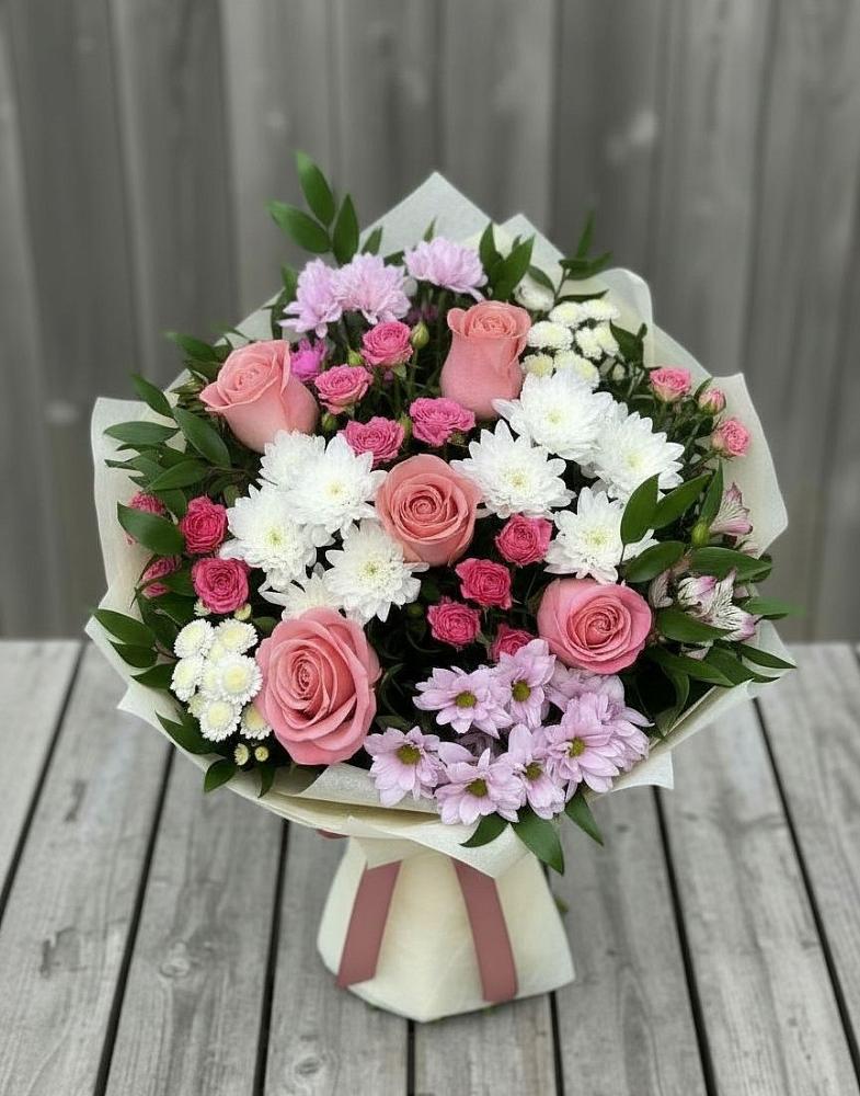 Букет цветов из: Альстромерии, Гвоздики, Розы и Хризантемы в Чупе