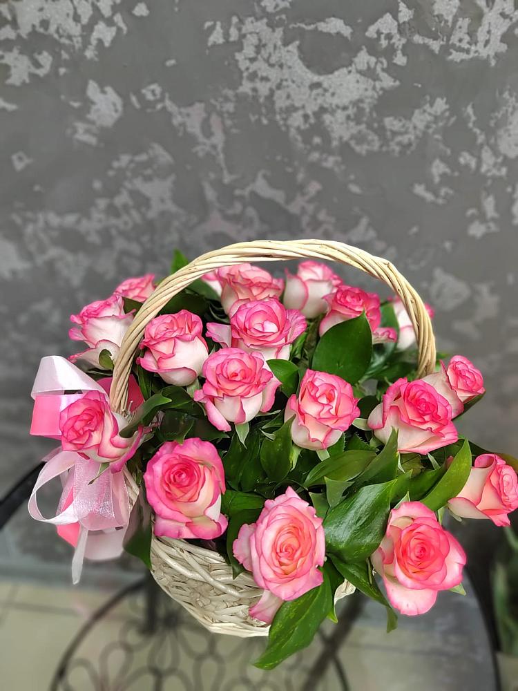 Цветочная композиция из Розы в корзине в Чупе
