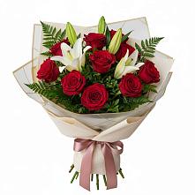 Букет цветов из:  Лилии и Розы в Чупе