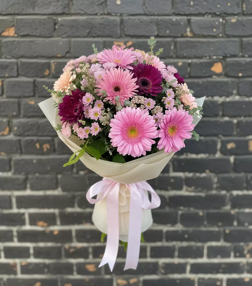Букет цветов из: Герберы и Хризантемы в Чупе