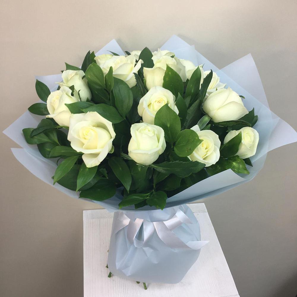 Букет 15 Белых роз Проуд в Чупе