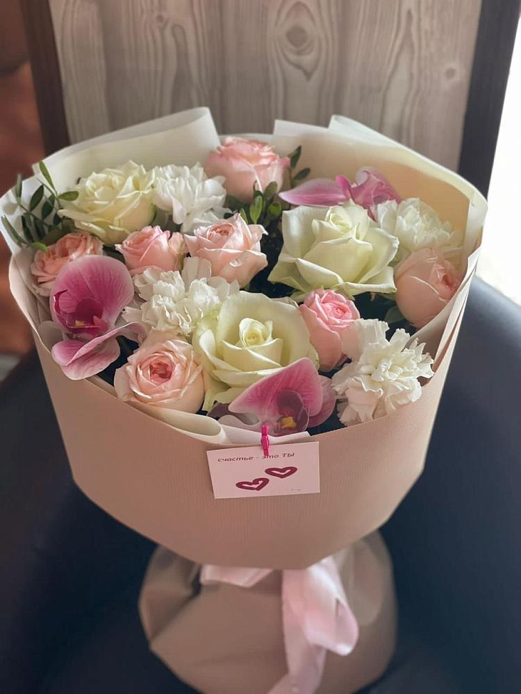 Букет цветов из: Орхидеи, Розы и Гвоздики в Чупе