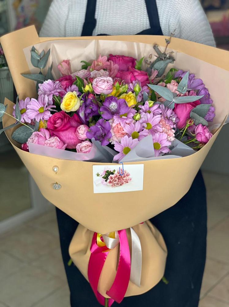 Букет цветов из: Хризантемы, Гвоздики и Альстромерии в Чупе