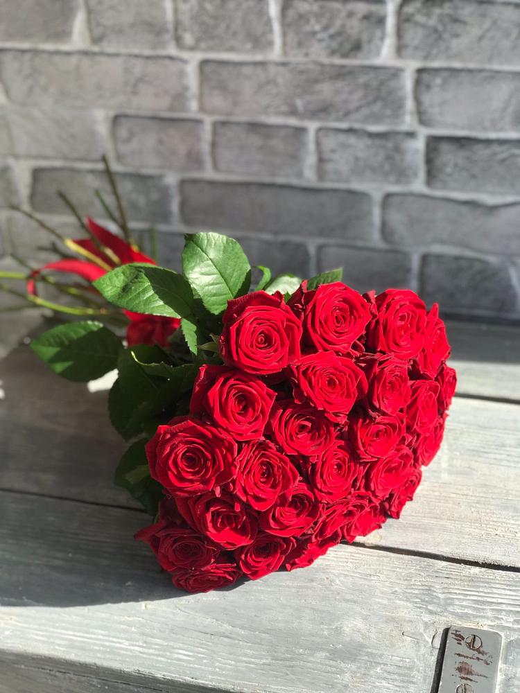 Букет Красные розы Фридом в Чупе
