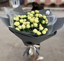 Букет Белые кустовые розы Солинеро в Чупе