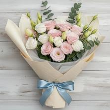 Букет цветов из:  Лизиантусы в Чупе