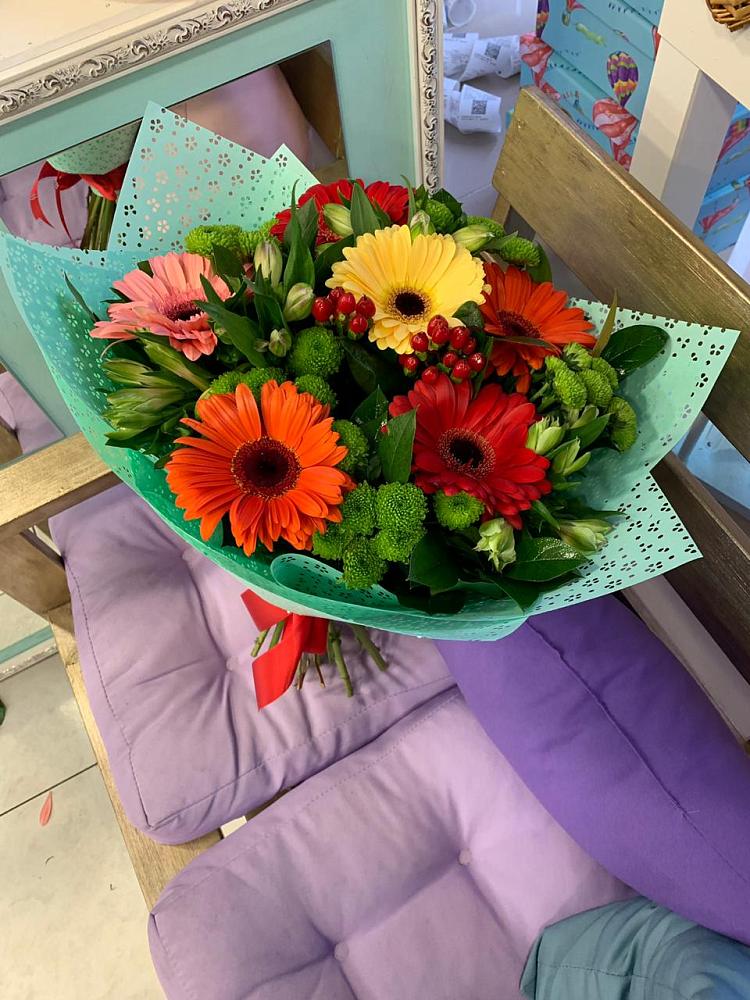 Букет цветов из: Герберы, Хризантемы и Альстромерии в Чупе