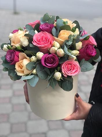 Цветочная композиция из Розы в шляпной коробке в Чупе