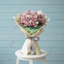Букет цветов из:  Орхидеи и Розы в Чупе