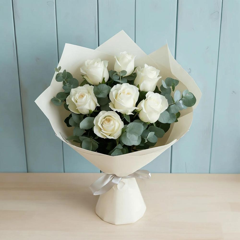 Букет Белые розы в Эвкалипте в Чупе