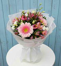 Букет цветов из:  Герберы, Альстромерии и Лизиантусы в Чупе
