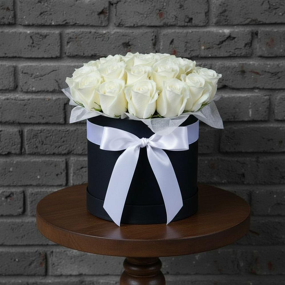 Цветочная композиция из Розы в шляпной коробке в Чупе