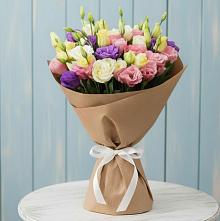 Букет цветов из:  Лизиантусы в Чупе