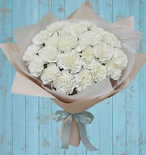 Букет цветов из:  Гвоздики в Чупе