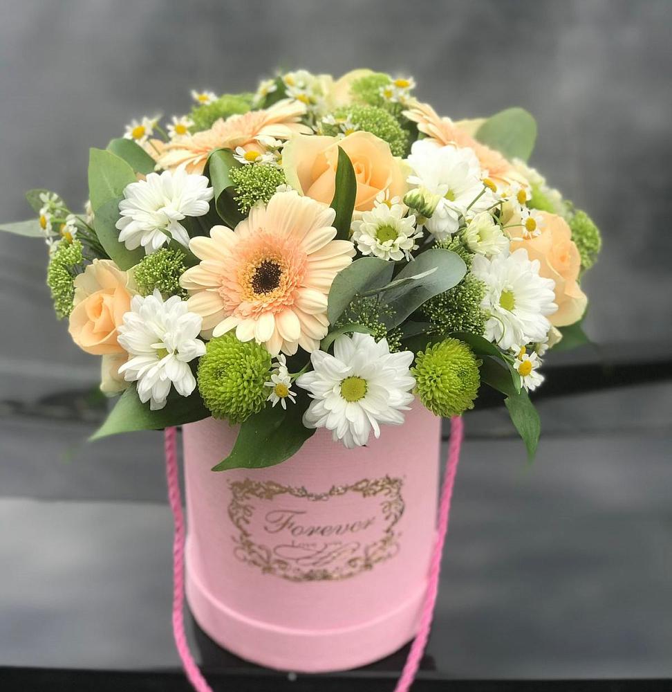 Цветочная композиция из Розы, Герберы и Хризантемы в шляпной коробке в Чупе