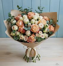 Букет цветов из:  Альстромерии и Розы в Чупе